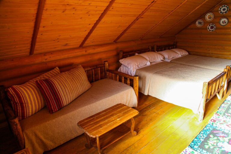 Semi-luxe – Hutsul Theme Chalet