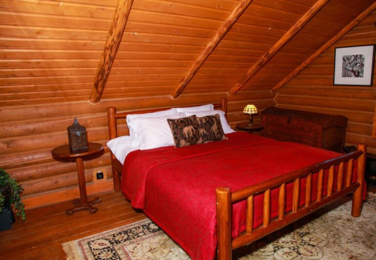 Standard Luxe – African Chalet (upper level)